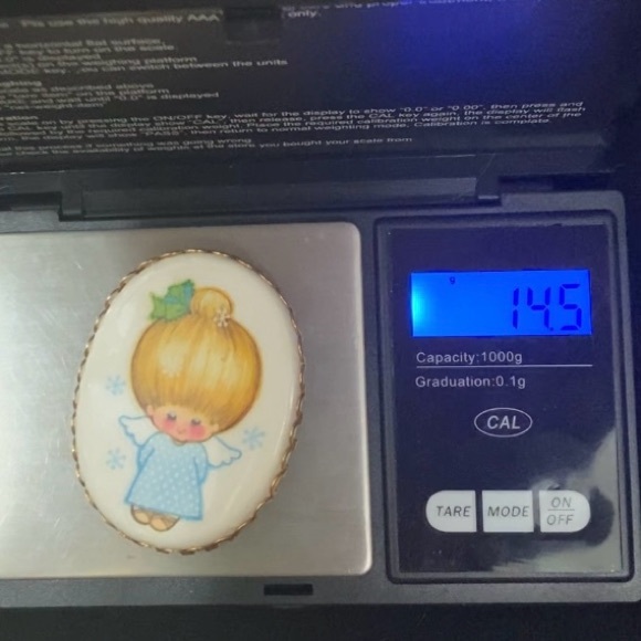 Vintage 70’s Angel Kitschy Little Girl Angel Cameo Brooch 14.5g - Picture 9 of 10